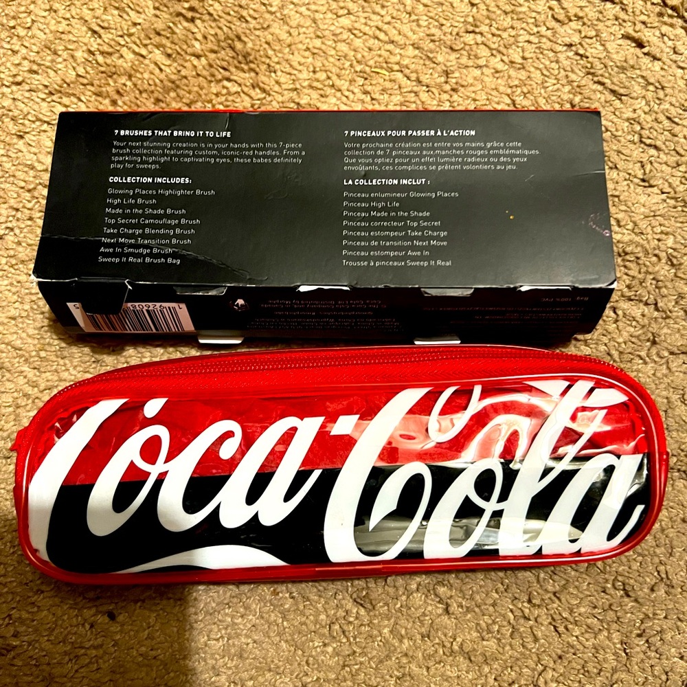 Morphe Coca Cola makeup brush set